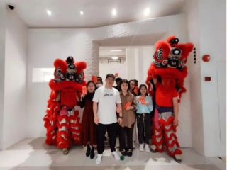 醒獅獻(xiàn)瑞，珠江國際紡織城與廣大商戶喜迎旺市！